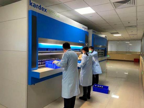 天津科技界 奥斯卡 张伯礼现场领奖